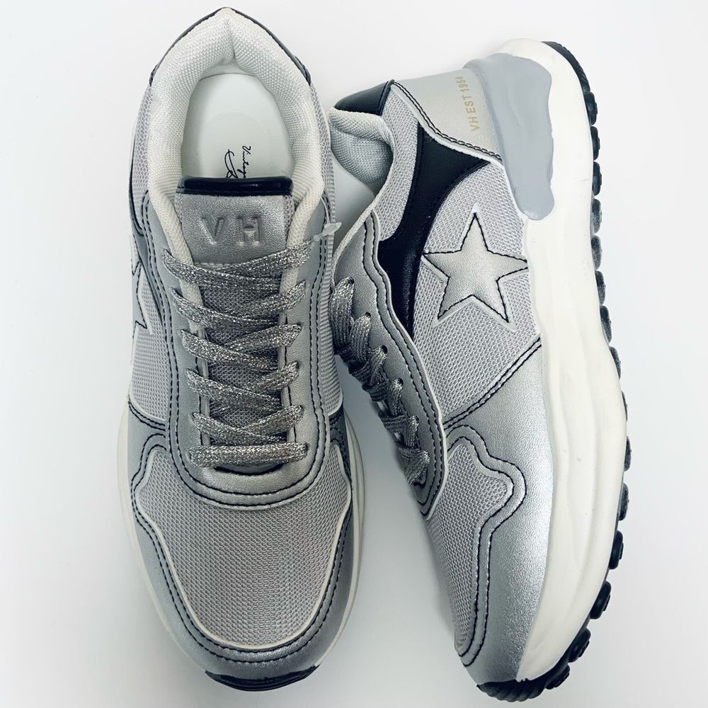 Vintage Havana Run Silver Sneakers Star Logo Shoes Size 8 NEW Retail $125